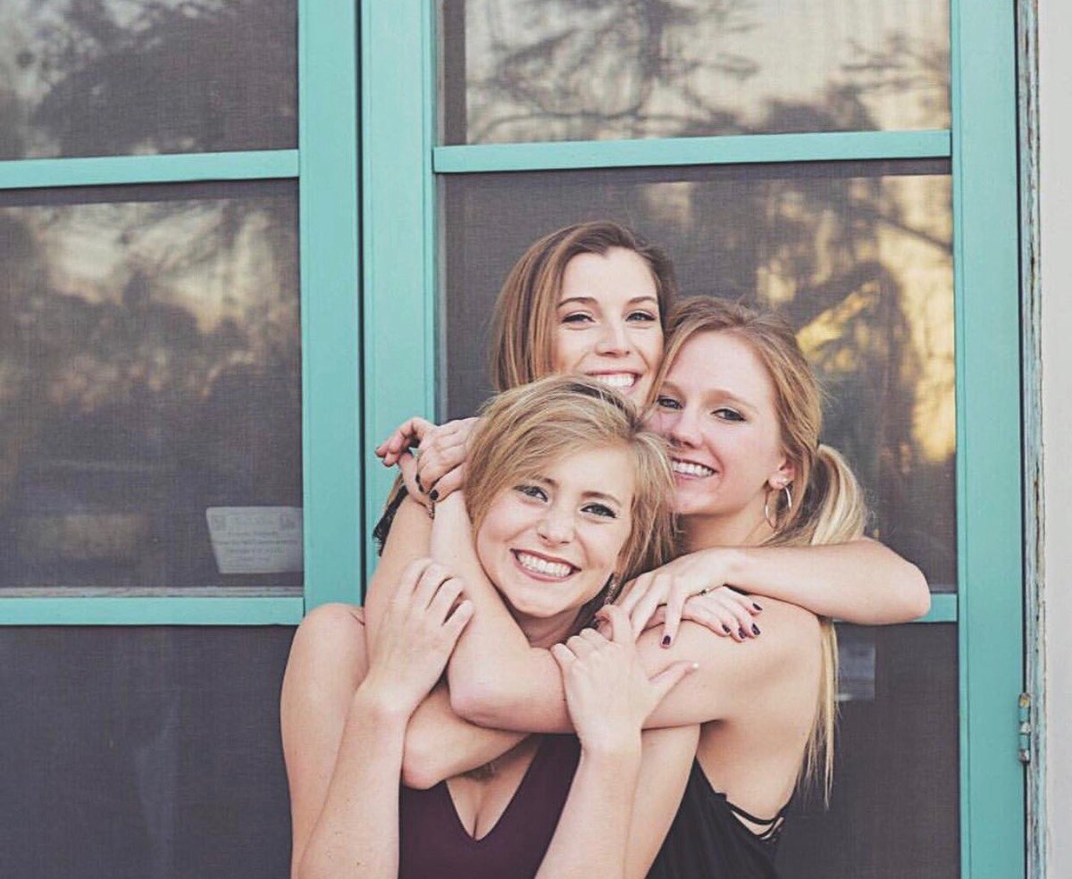 So sad to see summer end but we're so excited to be with our sisters again💛💝