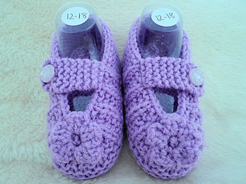 handmadejanet's tweet image. Baby Girl's Shoes, Pram shoes, Baby shoes, Crib Shoes, Knitted Shoes, Baby… etsy.me/2vAI2LQ #Etsy #PramShoes