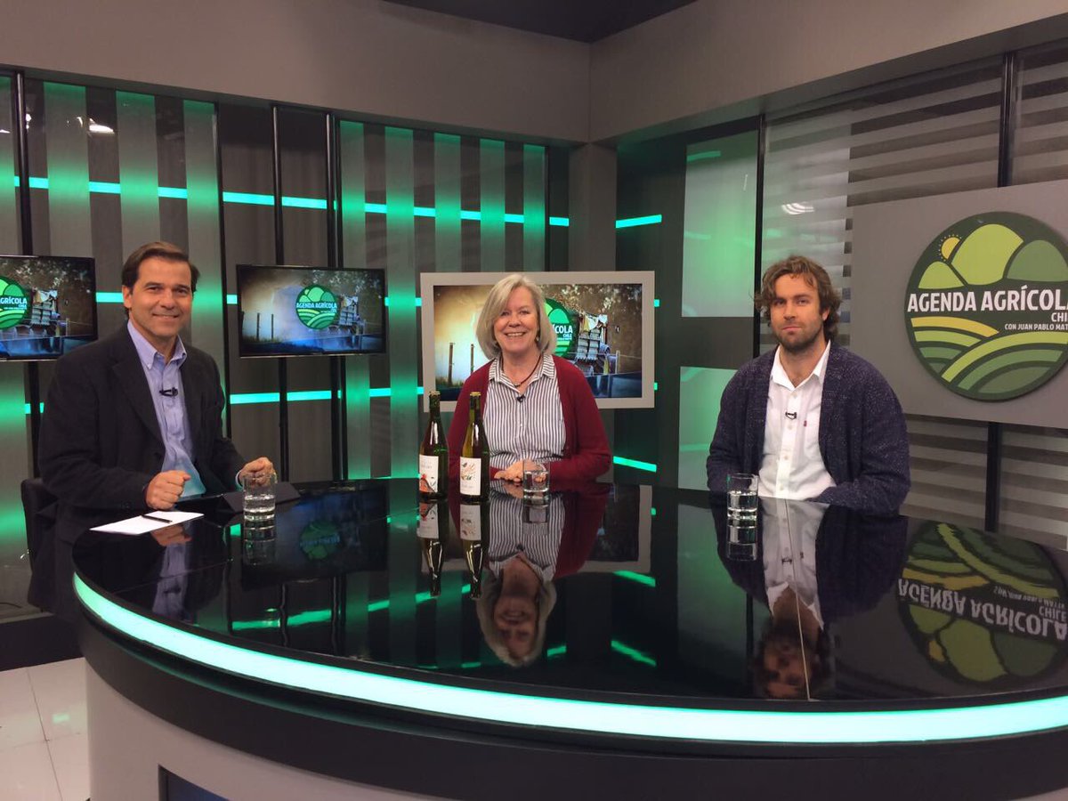 quebradachucao's tweet photo. Mañana, 9:30, no se pierdan  @Agenda_Agricola en @CNNChile! Les presentamos dos de los tres socios de @quebradachucao !! https://t.co/6M4Iha1DcB