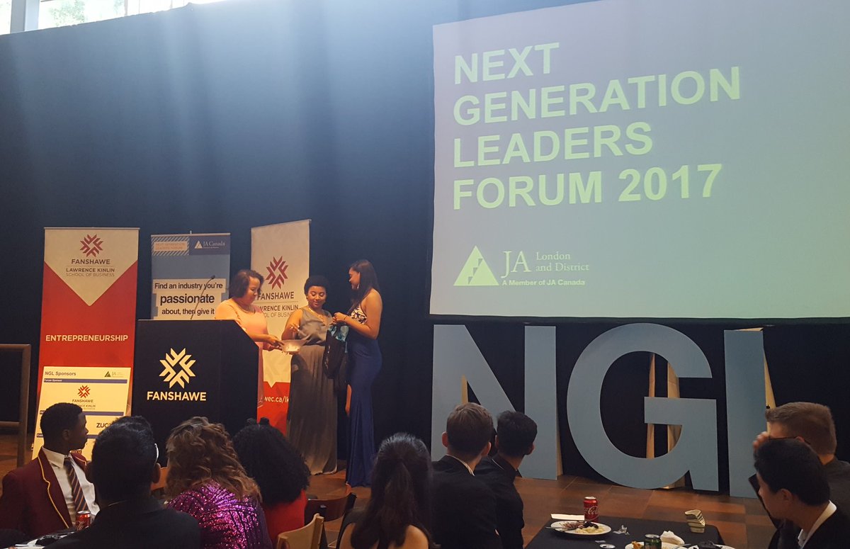 ForumNgl's tweet photo. Our @JACaymanIslands group is raffling off company program products as a thank you!! #JANGL17 ❤❤ https://t.co/Rt4OXhJEcP