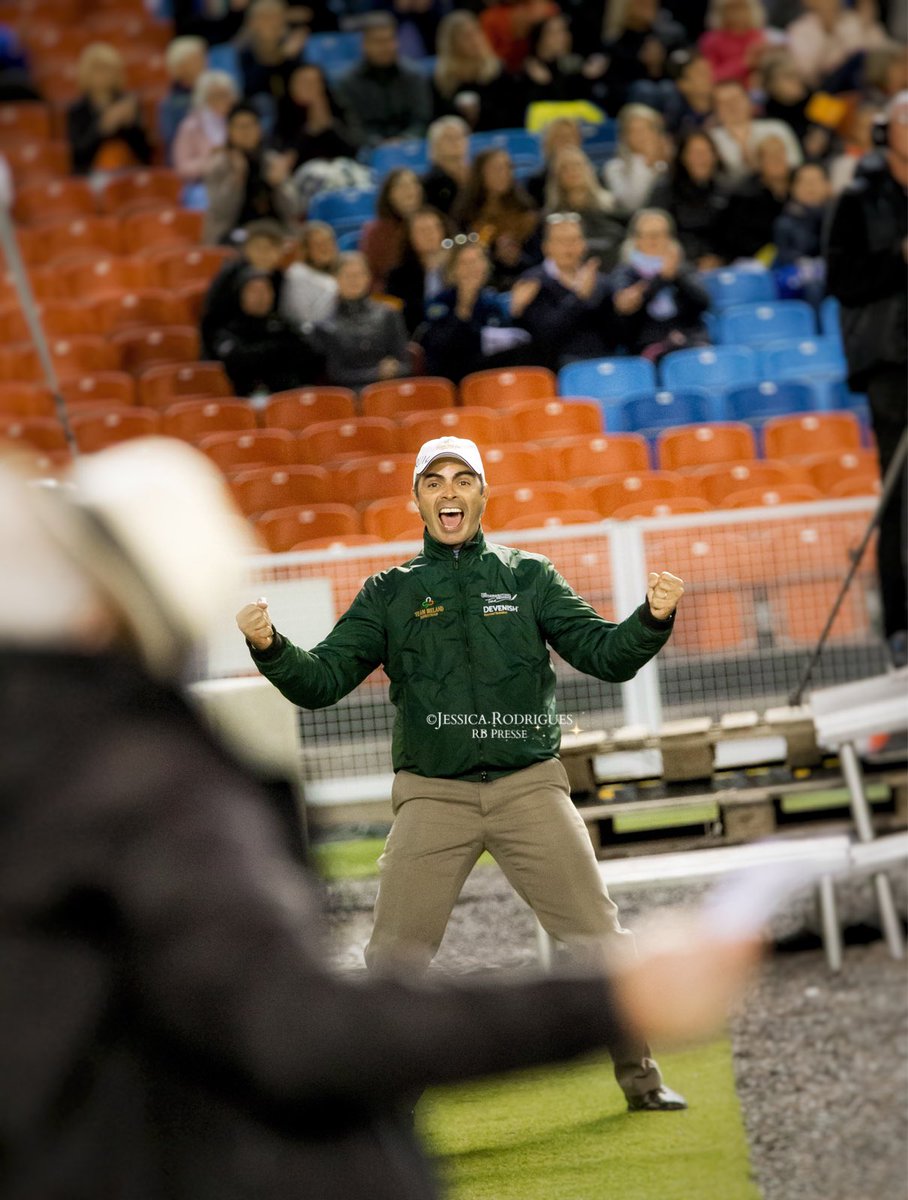 JessiK_R's tweet photo. L'équipe d'Irlande emmenée par leur coach Rodrigo Pessoa est Championne d'Europe de saut d'obstacles à Goteborg 🍀devant la Suède &amp; la Suisse https://t.co/LFthrMGMH5