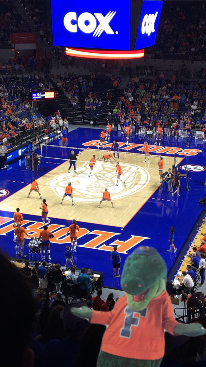 FlatAlbertUF's tweet photo. What better way to end the first week of Fall 2017 classes than a @GatorsVB game #FlatAlbertUF #GatorVB #GatorGreat https://t.co/kLauKrMDvZ