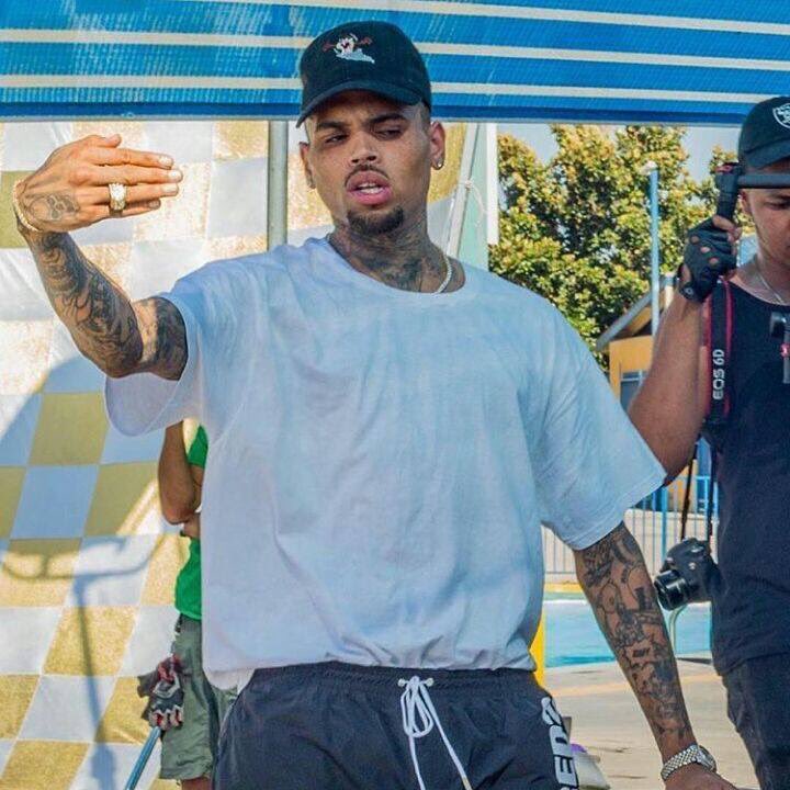AHLARYY__'s tweet photo. Pills &amp; Automobiles. 🔥#QuestionOnVevo @chrisbrown https://t.co/A1gNJUyRRc