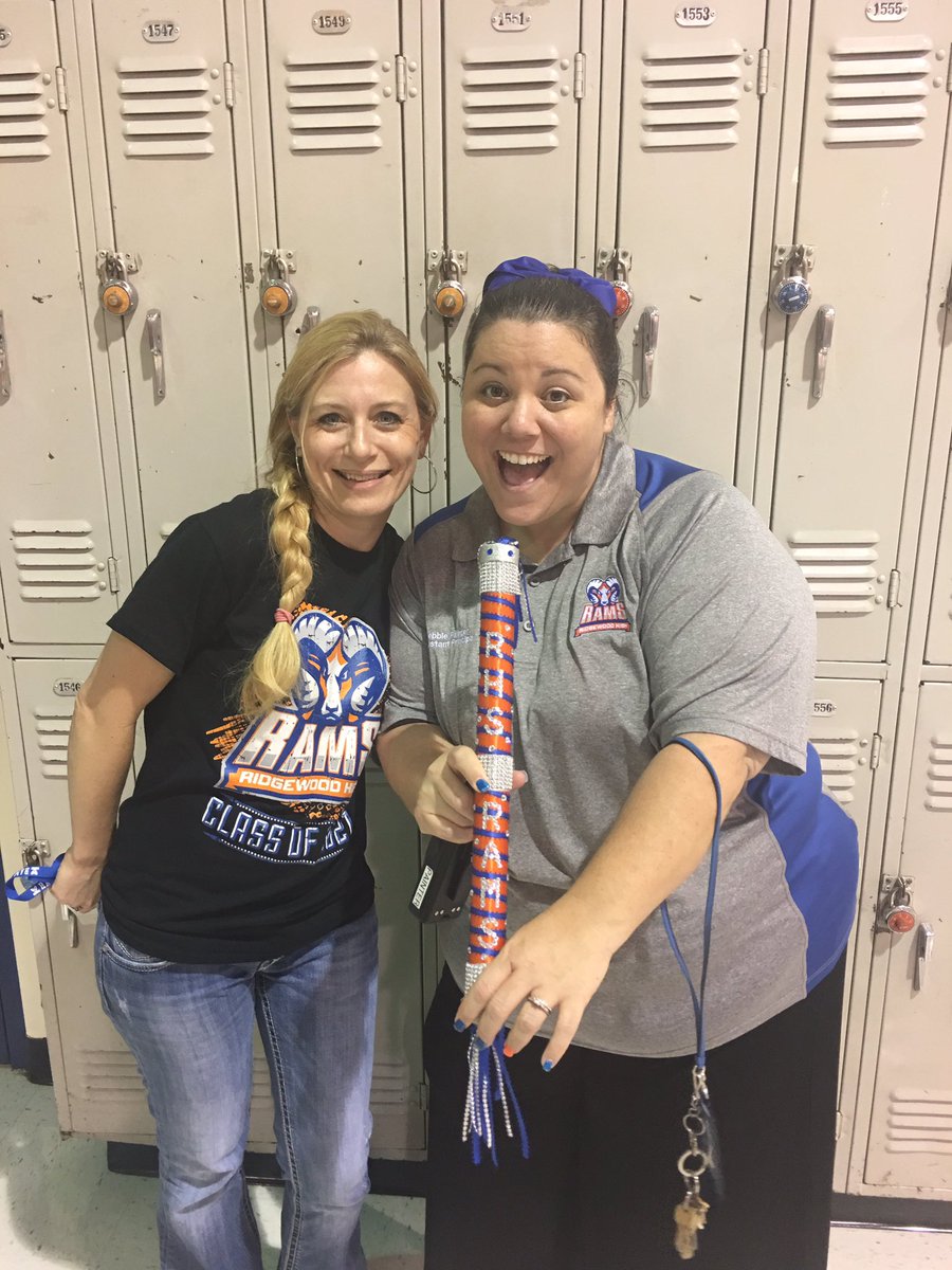 Ktech_AP's tweet photo. First pep rally of the year. Freshman tie for 1st in game AND WIN SPIRIT STICK!! Go Class of 2021!! #RamPride #BeMoreRam @Ridgewood_Rams https://t.co/pMZGDOx8qn