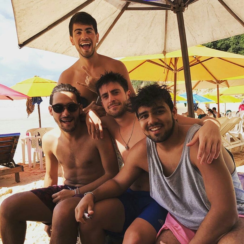 nandistasteam's tweet photo. ROMBAI LOS KCAA SON DE USTEDES @rombai_ @yFervazquez @emimernes_  // #Rombai #KCAArgentina // NOS CURASTES EL ALMA FV https://t.co/ZbELmOkSVK