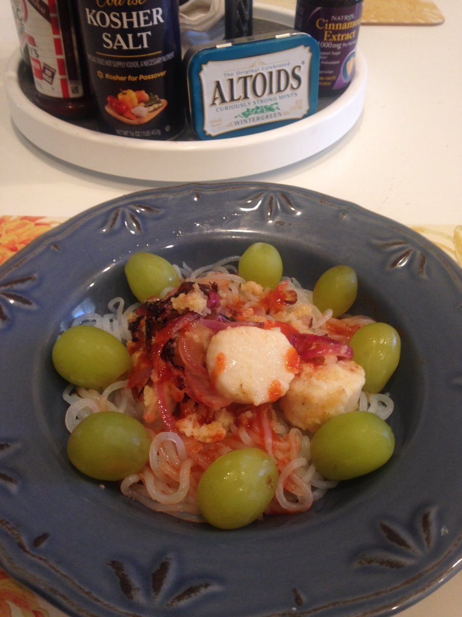 rustyzone's tweet photo. Dinner at #CrustyRusty tequila lime scallops over glass noodles drizzled with #Sriracha garnished with #CottonCandyGrapes Sensational! https://t.co/FNtR2j7Fyl