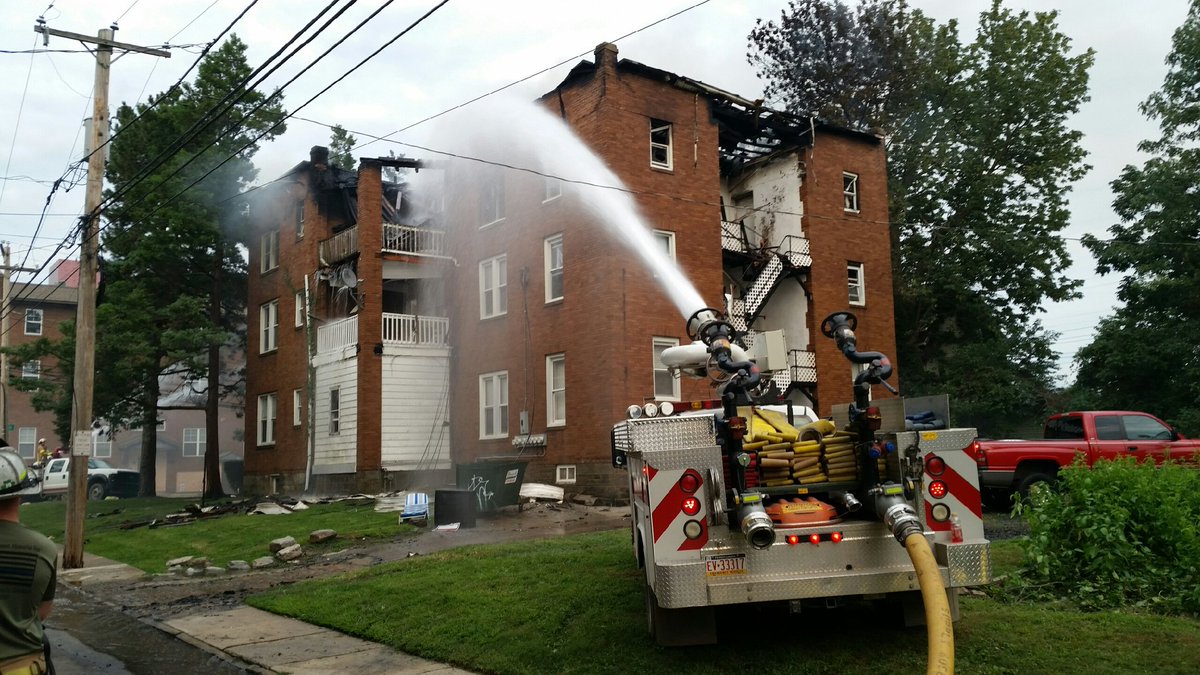 911Delco's tweet photo. Fire Units continue to battle a multi alarm event in @engineco9 local. @RedCross_EastPA @RedPawRelief still on scene w @911Delco in support. https://t.co/cqu8UtZOS4