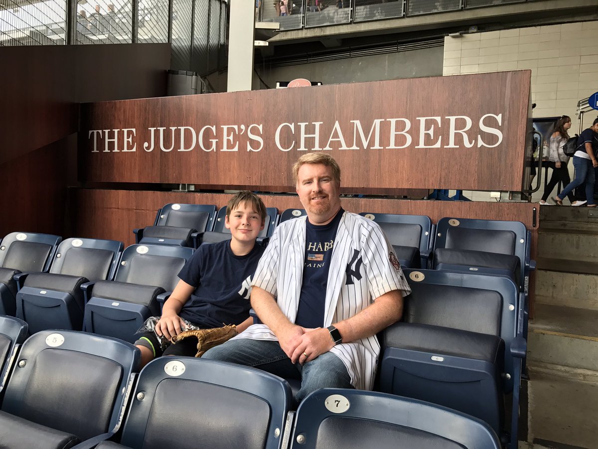 SeanNewcombe's tweet photo. All rise. #mobilizingnyy https://t.co/E3BFTDeHcx