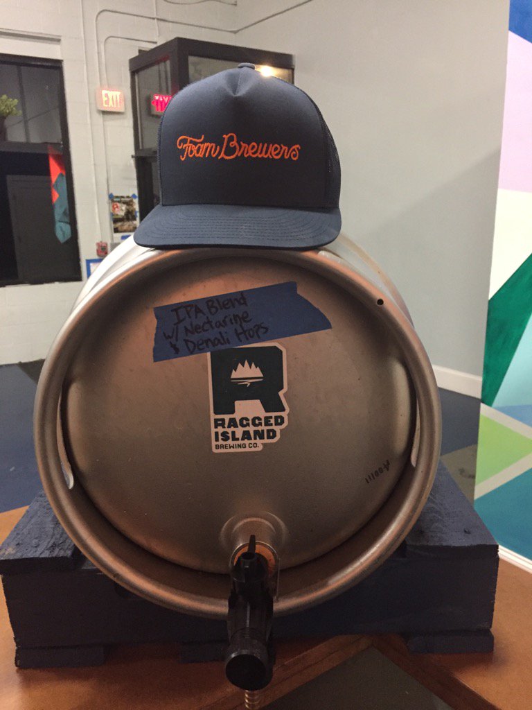 briancoonan's tweet photo. 7 barrel systems unite! @RaggedIsland @foambrewersvt https://t.co/cNv8czMxa9