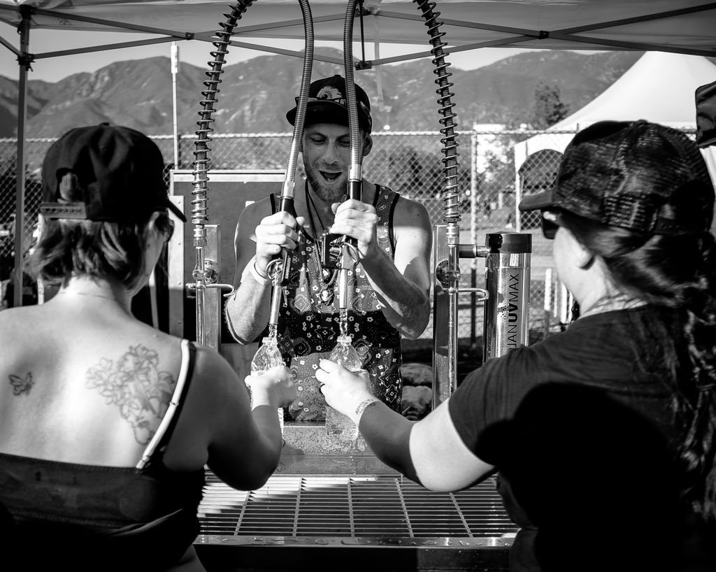 itsnotdeadfest_'s tweet photo. be prepped for a hot one tomorrow ☀️
💧BRING 2 full water bottles per person, caps off
💧FREE water refill stations with misting fans https://t.co/x47C0nKueu