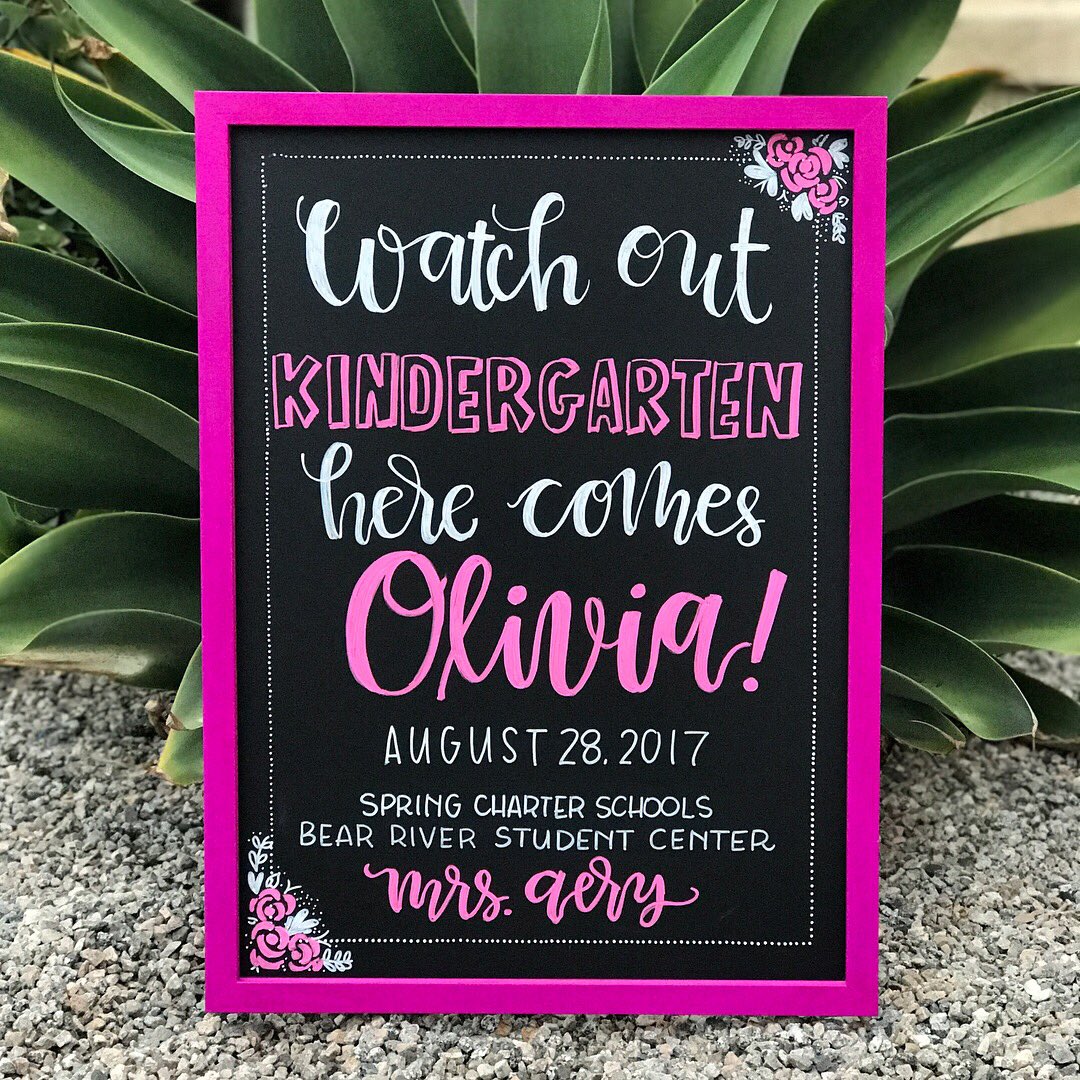JTBLettering's tweet photo. #backtoschool and Olivia has the coolest board ever! #firstdayofschool https://t.co/Og46vVrcZw