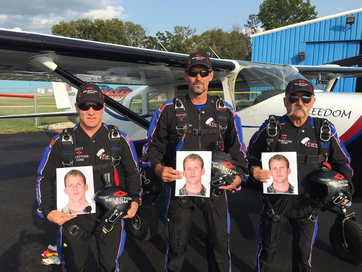 teamfastrax's tweet image. HS Football is back.  #AmericasSkydivingTeam performed for the @ColerainFtball Cardinals vs @LS_LancerFB #LargeFlags @employeebgcheck
