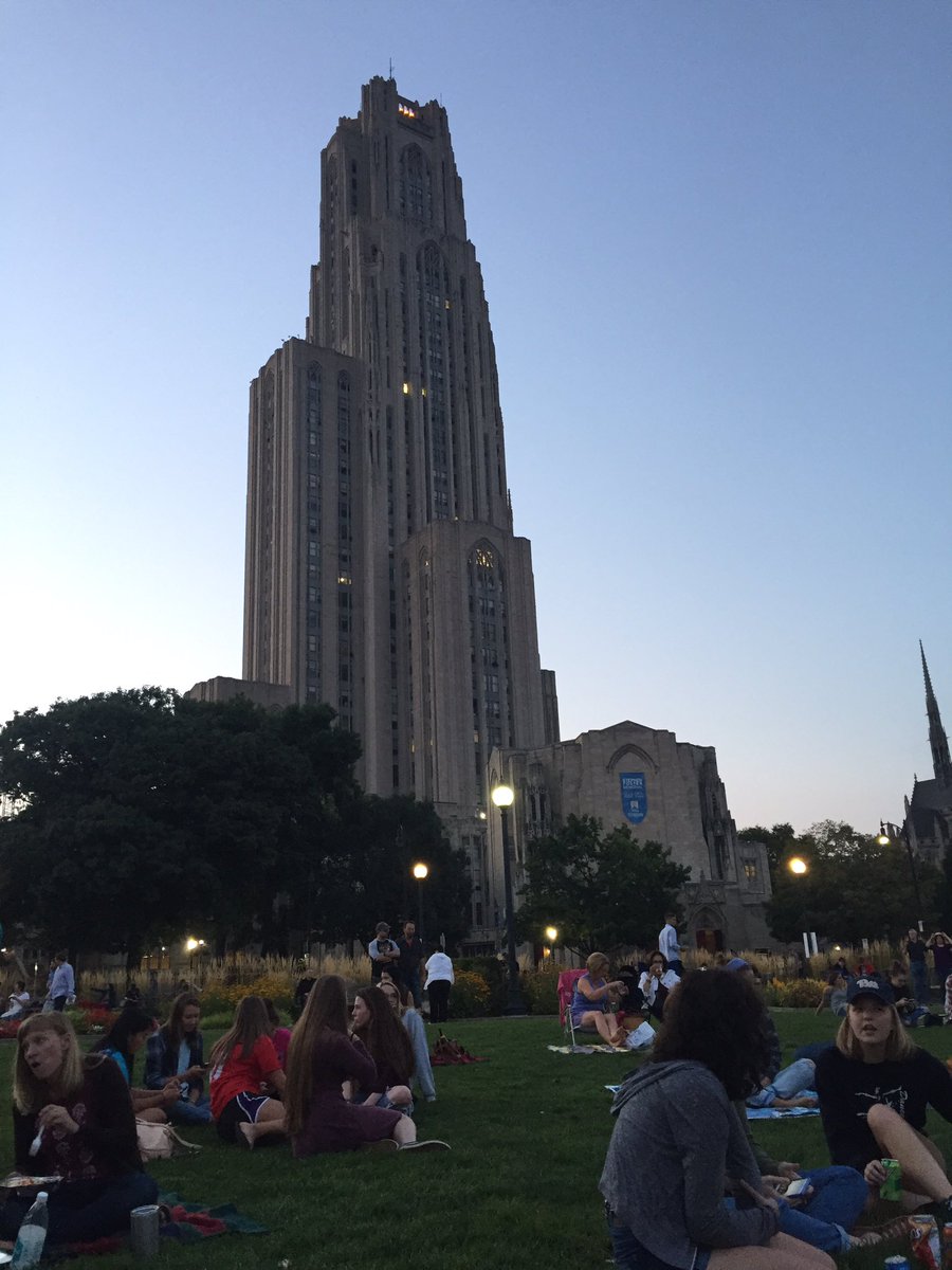 AngGian's tweet photo. Final Friday's #schenleypark https://t.co/Oq2J2jqErl