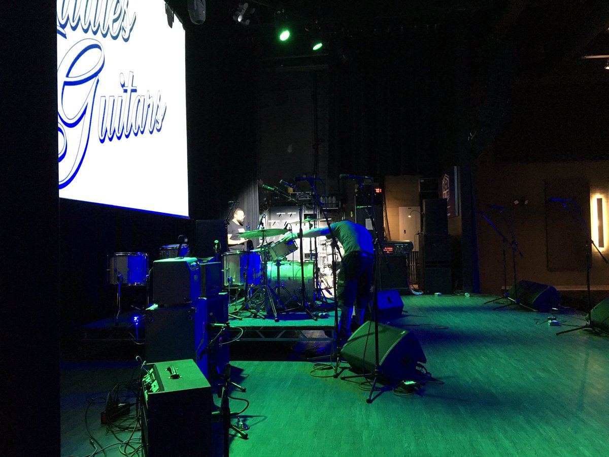 SessionTacoSesh's tweet photo. backstage with tacos @AUCW @DelmarHallstl #AUCW11 https://t.co/HOfU1p2bEs