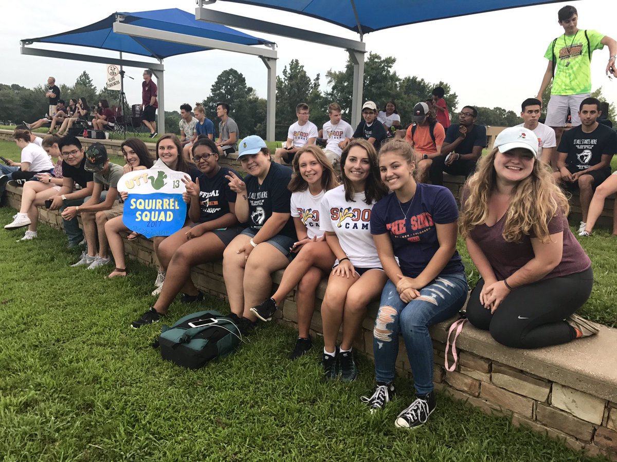 SquirrelSquad4's tweet photo. Squirrel Squad loves the PATS!!! we love cheering on the soccer team #MyUttyler #SwoopCamp @UTTylerSLL 🦅🦅🦅 https://t.co/D2Rkv01MPb