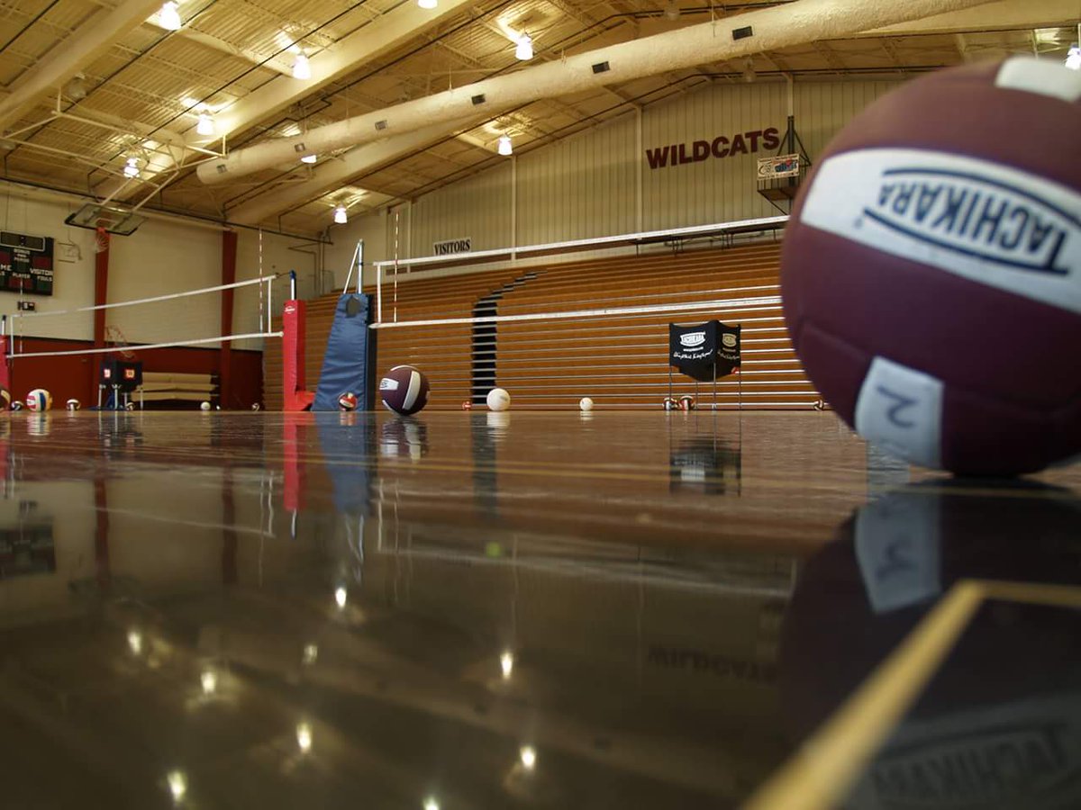 thsvolleyballl's tweet photo. tomorrow we host the 2nd annual T-Town Throw Down varsity tournament in our home gym. game times will be posted soon. ๐๐๐
#ttownthrowdown https://t.co/PUg5kjMd6O