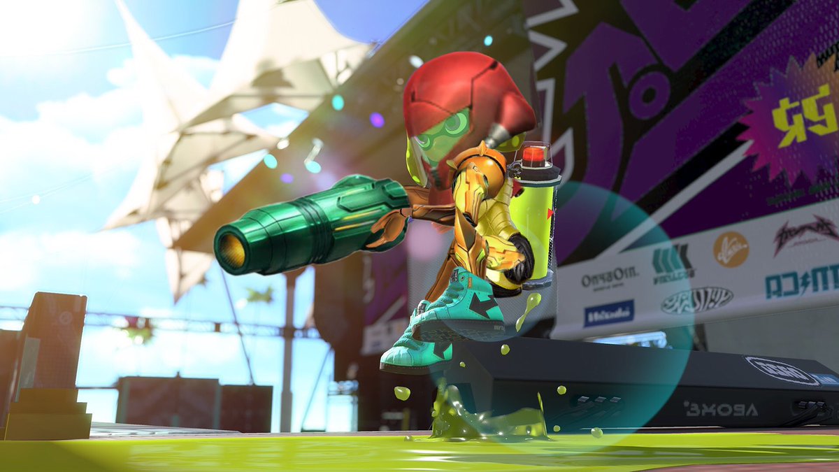 SplaToomlp's tweet image. これは新しいギア「イカロイド」。右手のアームキャノンでインクをチャージして弾丸として発射したり、ボールの様に変形して敵の攻撃をかわしたりすることができる優れもののパワードスーツだ。