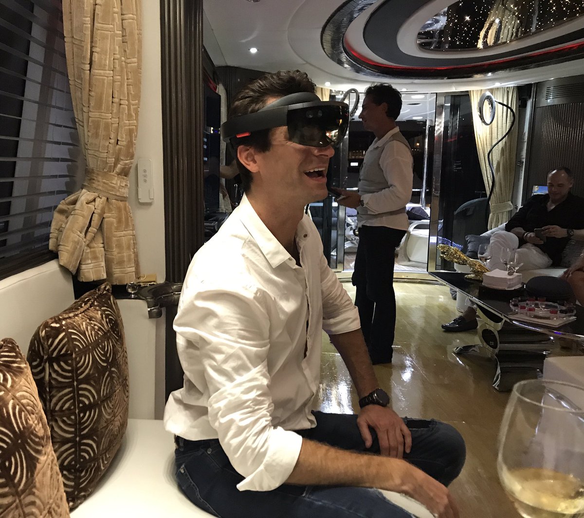 _SPINTERACTIVE's tweet image. #HoloLens fun on my friends #yacht