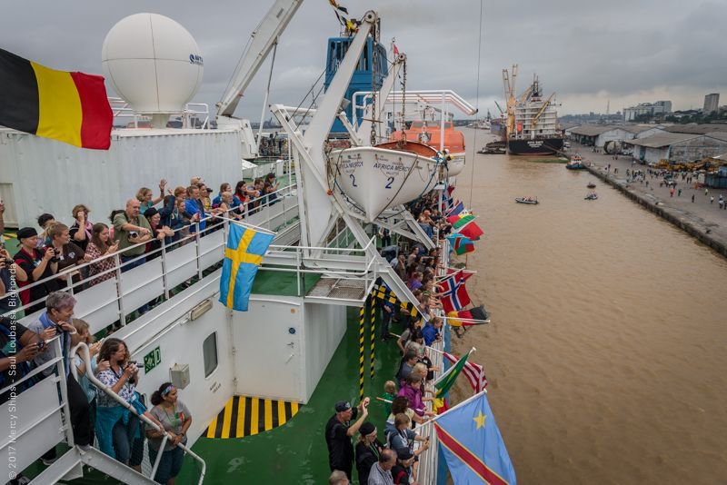 MercyShips's tweet photo. Our amazing #volunteers change lives every day. RT to pledge your support! #MercyShips #MSCameroon https://t.co/KdDWUUqVv0