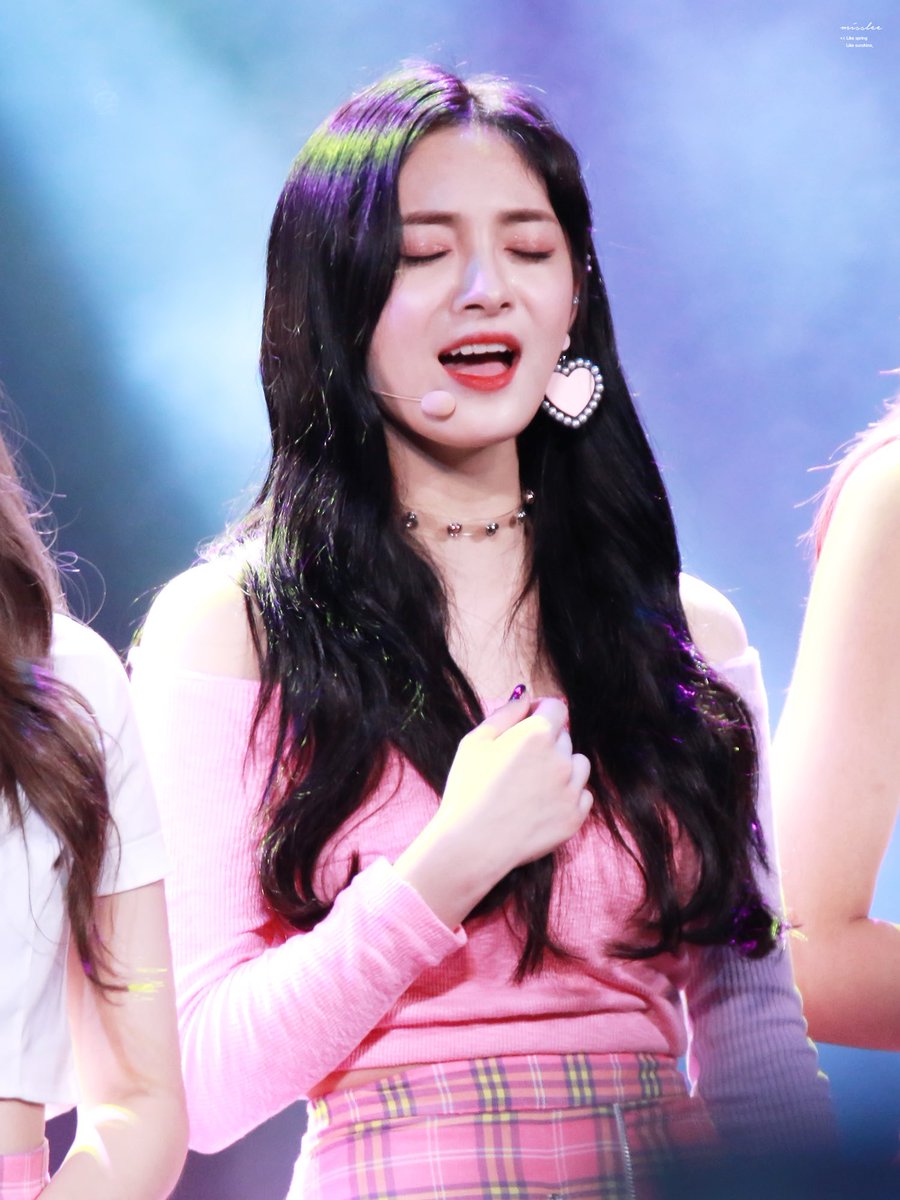 exceeding_pain's tweet photo. 넘 예뻥🙊❣️
170819 #파크콘 #프리스틴 #결경 #나영 https://t.co/tE361k6gmP