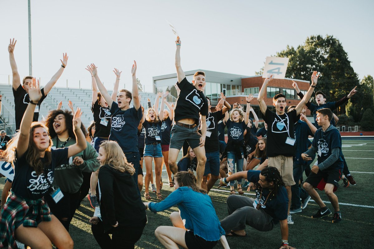 georgefox's tweet photo. From last night, a little fun on the football field. #WelcomeWeekend2017 https://t.co/4SFYS4ne7V