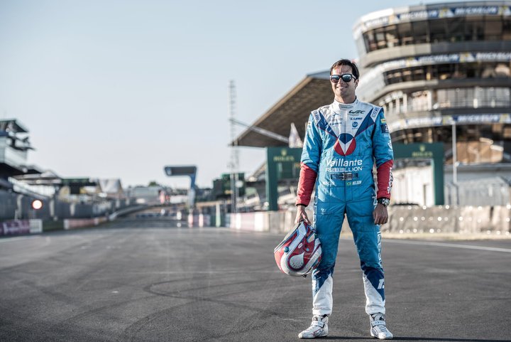 Motorstorecom's tweet photo. David Kinsey, it's your lucky day! 👏👏 Congratulations on winning @NelsonPiquet fire suit! https://t.co/BEk27eOJFq