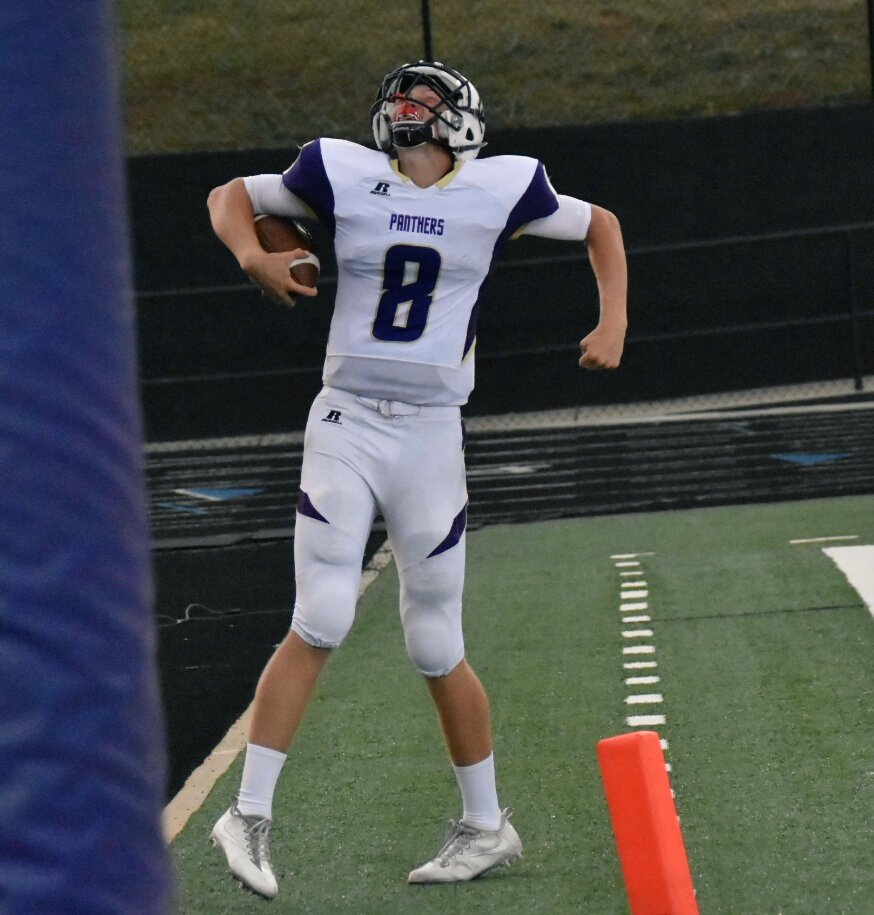 Union Co. 35, Gilmer 0 - HALF.

Cole Wright 233 total yards &amp; 3 TDs in 1st half (84 rushing yds, 2 TD; 149 passing yds, 1 TD).