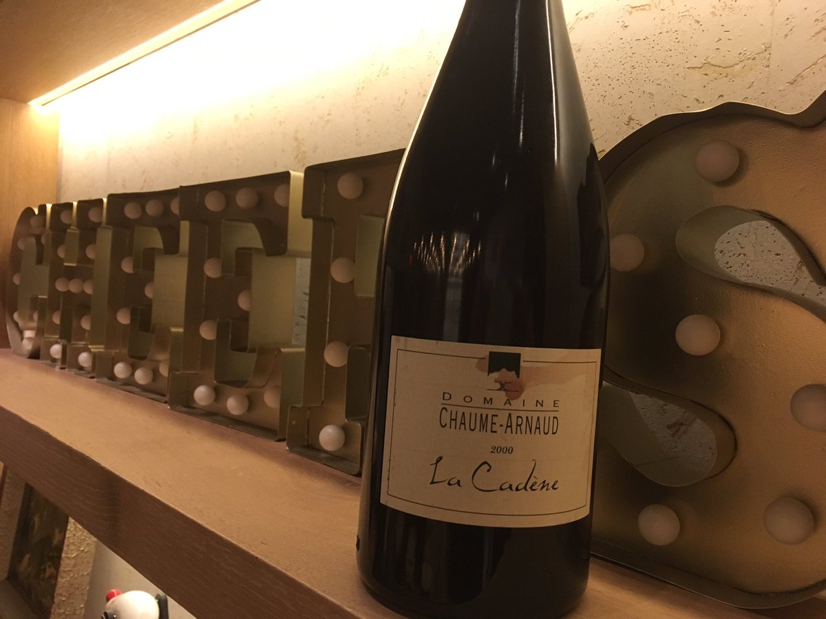 sohmbar's tweet photo. Tonight we cheers the weekend with Chaume-Arnaud 2000 on Vinsobre appellation. Only stay sober if you're driving... #9pmpour #rhone #summer https://t.co/FHJxoMEL8X