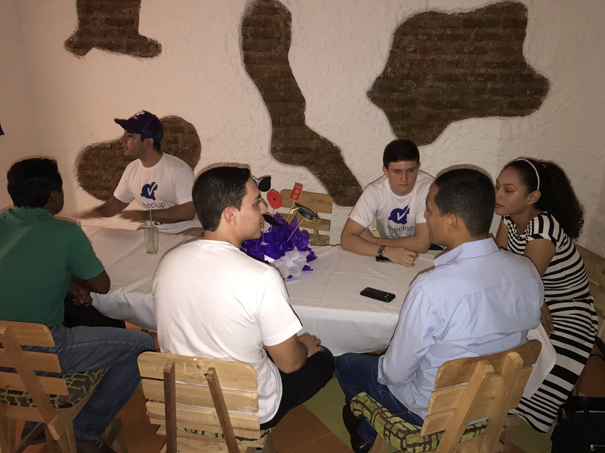cjjaramillor's tweet photo. Primer #CheckUp #BeerSocial en Santa Marta. Si te interesa estudiar idiomas en el exterior, #CheckUp es tu solución. ¡Iniciativa @AppsCo! https://t.co/s4mHgGgzMu