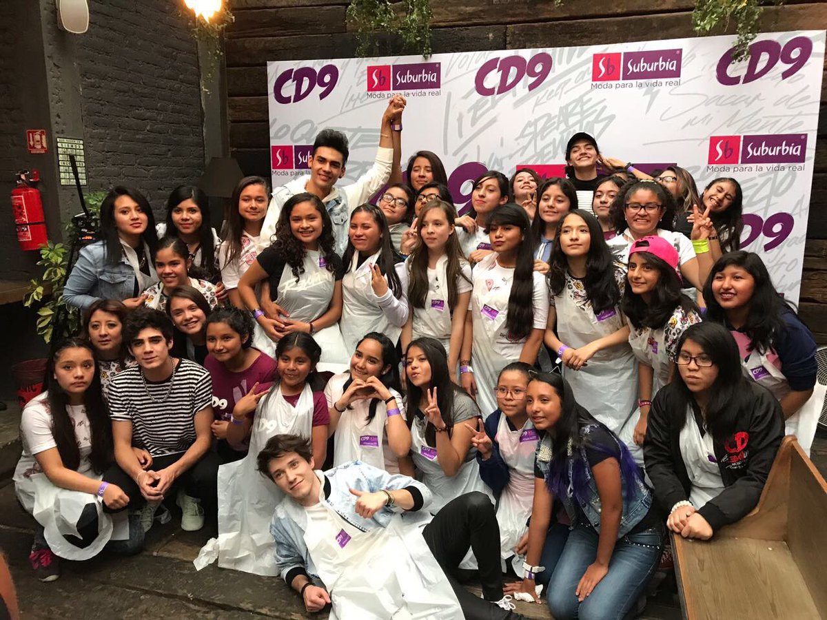 Suburbia_Mexico's tweet photo. Así disfrutaron las #Coders este gran evento ✨💜 Espera más sorpresas y no te pierdas la nueva colección de @CD9 en Suburbia. #DiseñaConCD9 https://t.co/UbXh248fJe