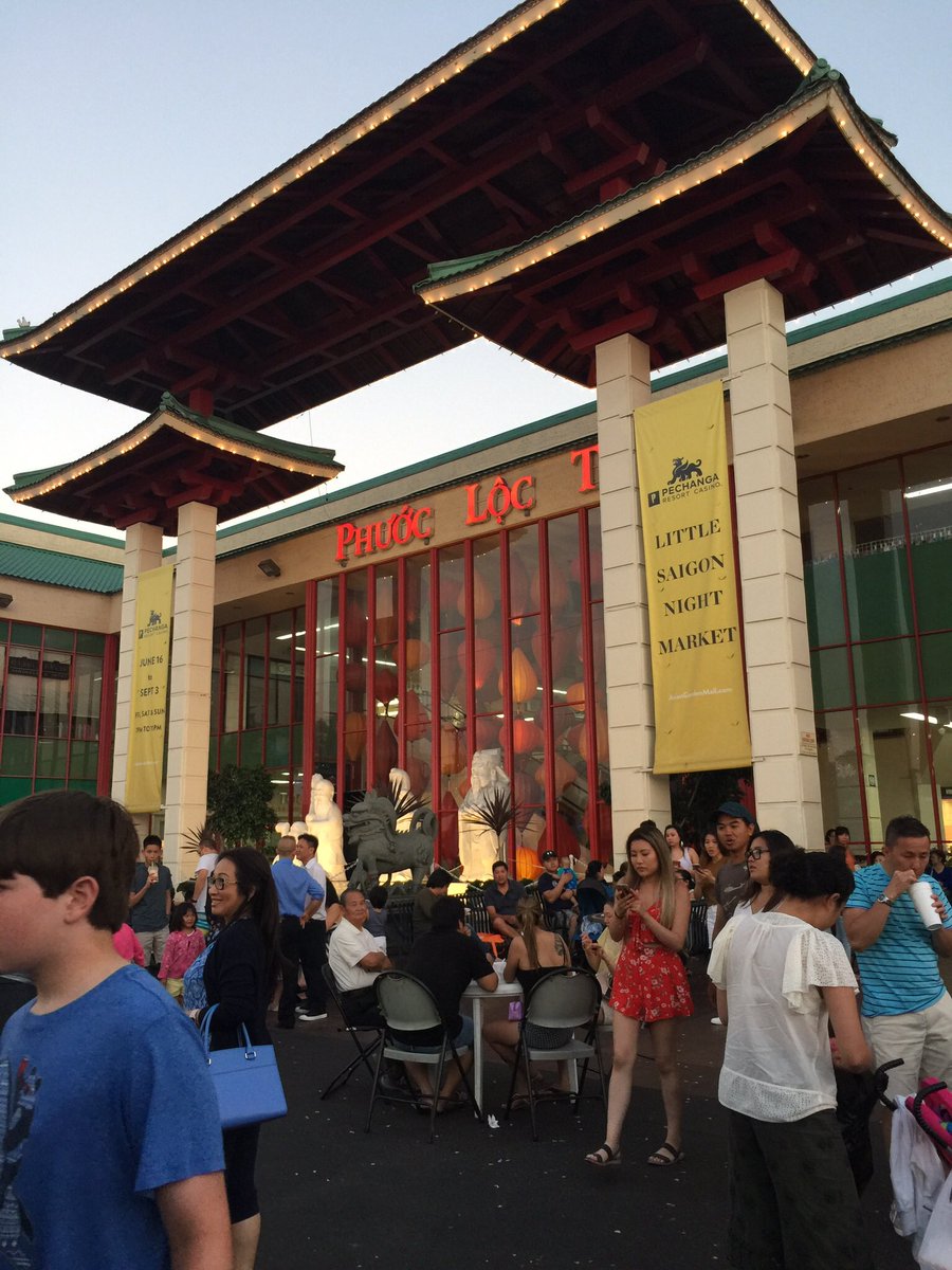 TedNguyen's tweet photo. You don't have to travel to Asia to experience authentic #Vietnamese #streetfood. It's at @AsianGardenMall #LittleSaigonNightMarket https://t.co/3C7D0cRBDm