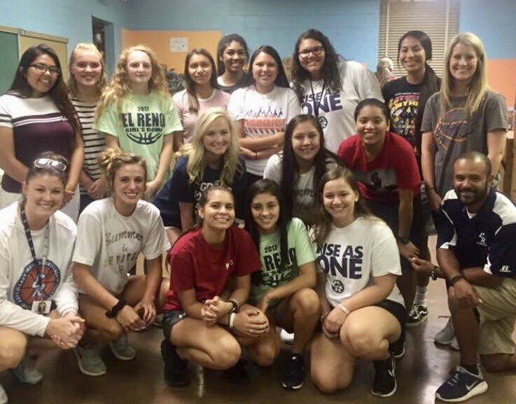 ERLadyIndians's tweet photo. Still blessed and thankful to help families in need! ... #blessingbaskets #elreno #communityservice #basketball https://t.co/u86XrIUczc