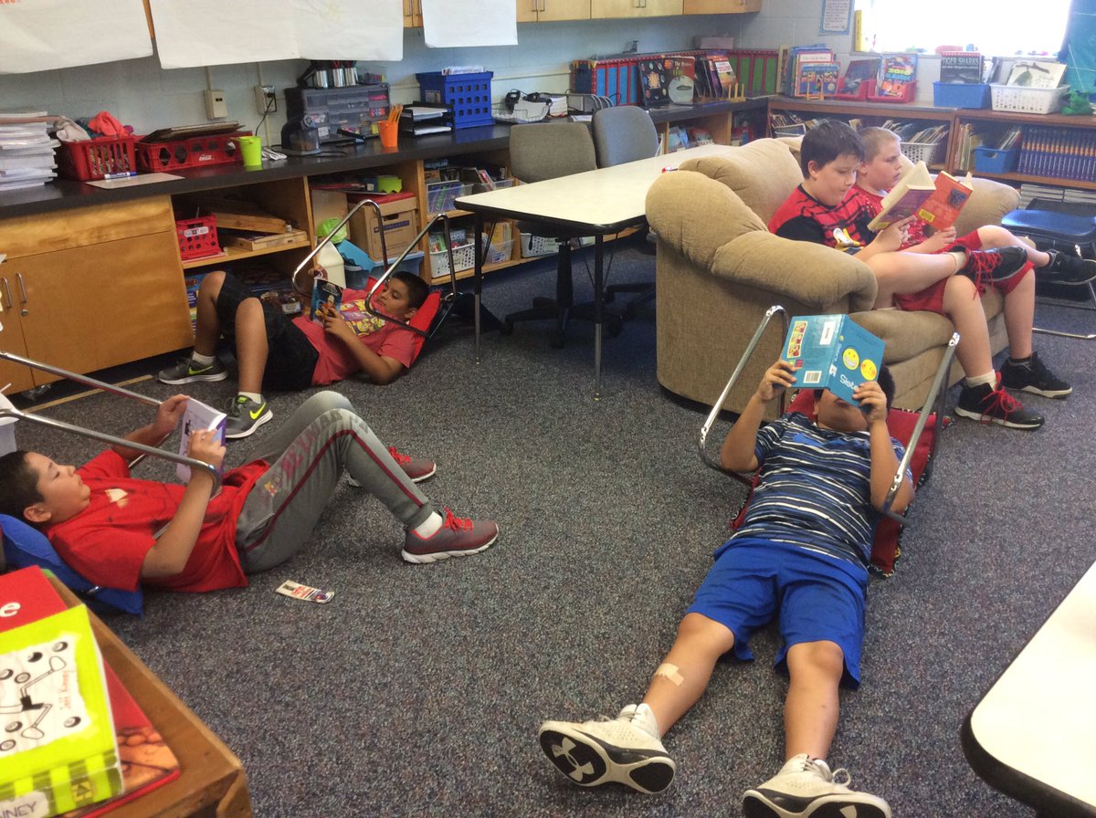 ruffteacher's tweet photo. Yesterday Ss begged to try to break 2 minute reading stamina record. Today they got 8 minutes!#ruffpups2016 #junctionproud #Turner202Strong https://t.co/bGEJmjSoIa