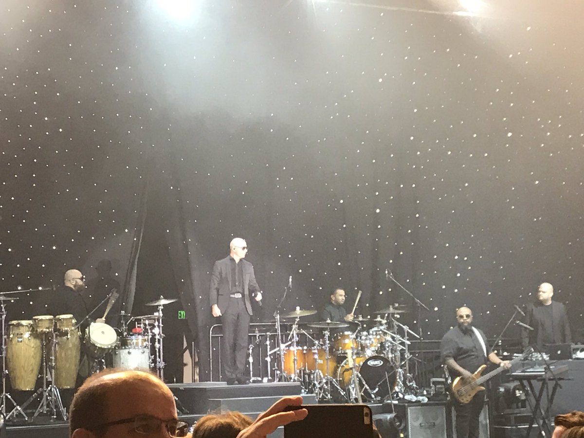 BigDaddyHDRK's tweet photo. HELL YEAH!! @pitbull in tha house plus #Mr305 #InterlineBrands #2017APC SHOW Get some!! https://t.co/hSIZDDaWzI