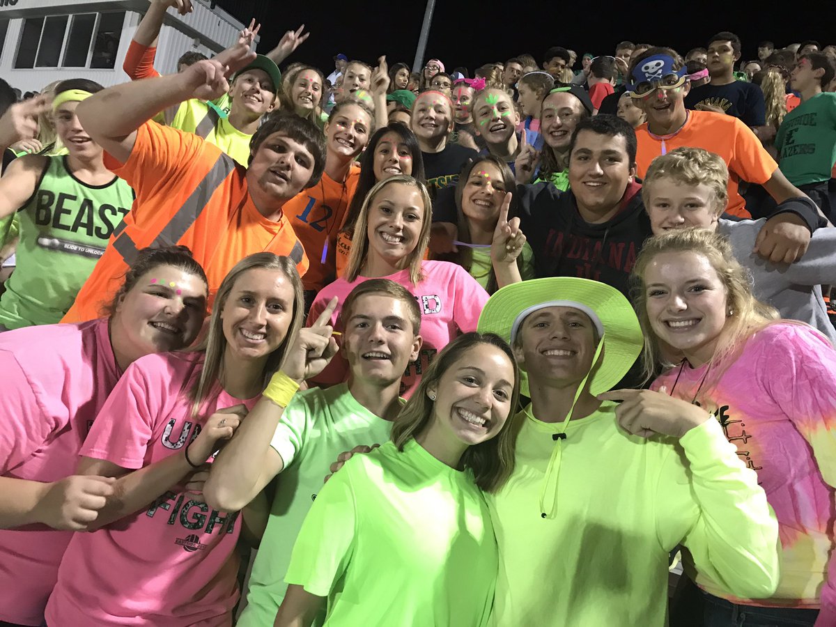 EastsideScores's tweet image. Great job by the student section