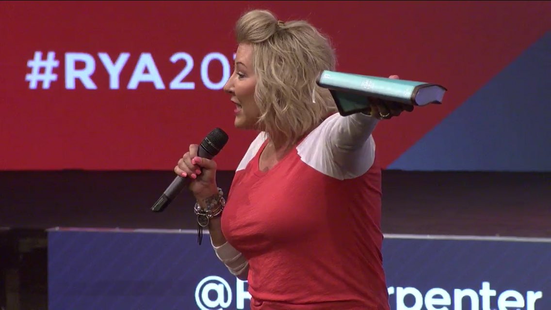 Lisa_Padgett's tweet photo. I want you to live the abundant life of God!!!!@pastorhopec @myredemptioncc #RYA2017

So good tonight! My sister is pouring her heart out! ❤ https://t.co/EUayqatyZk