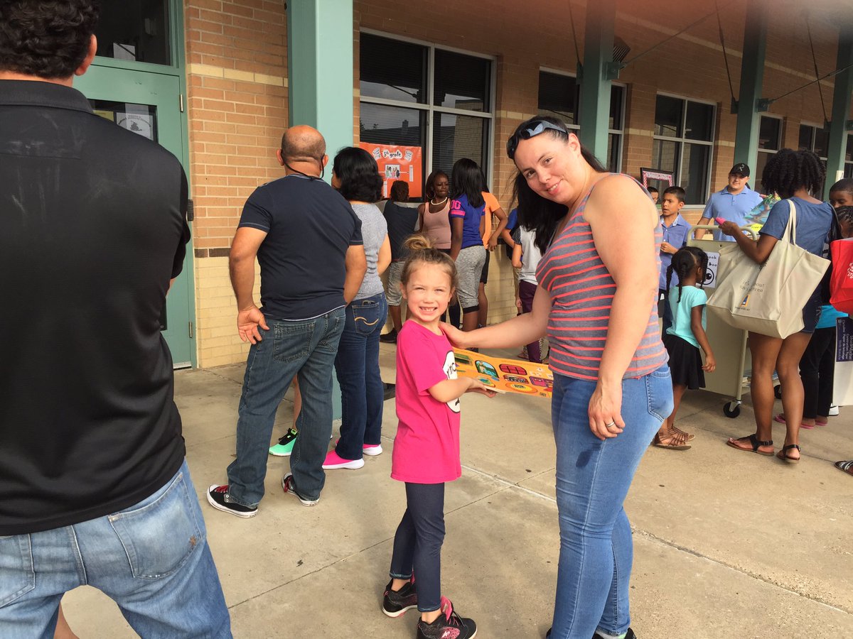 eyeonliteracy's tweet image. Just some of the great pics from tonight&apos;s activities at McWhorter #MCWchallengeaccepted #cfbisd #McWPLN