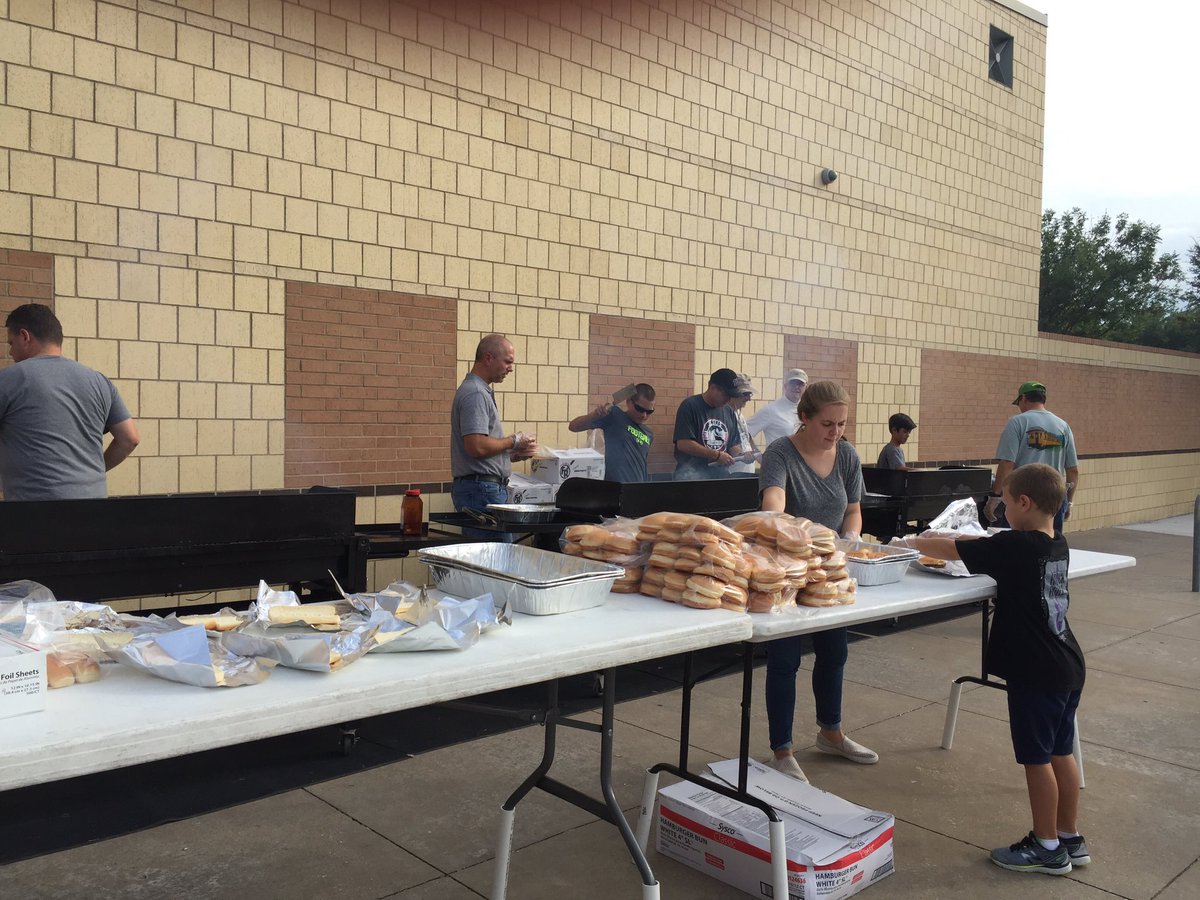 eyeonliteracy's tweet image. Just some of the great pics from tonight&apos;s activities at McWhorter #MCWchallengeaccepted #cfbisd #McWPLN