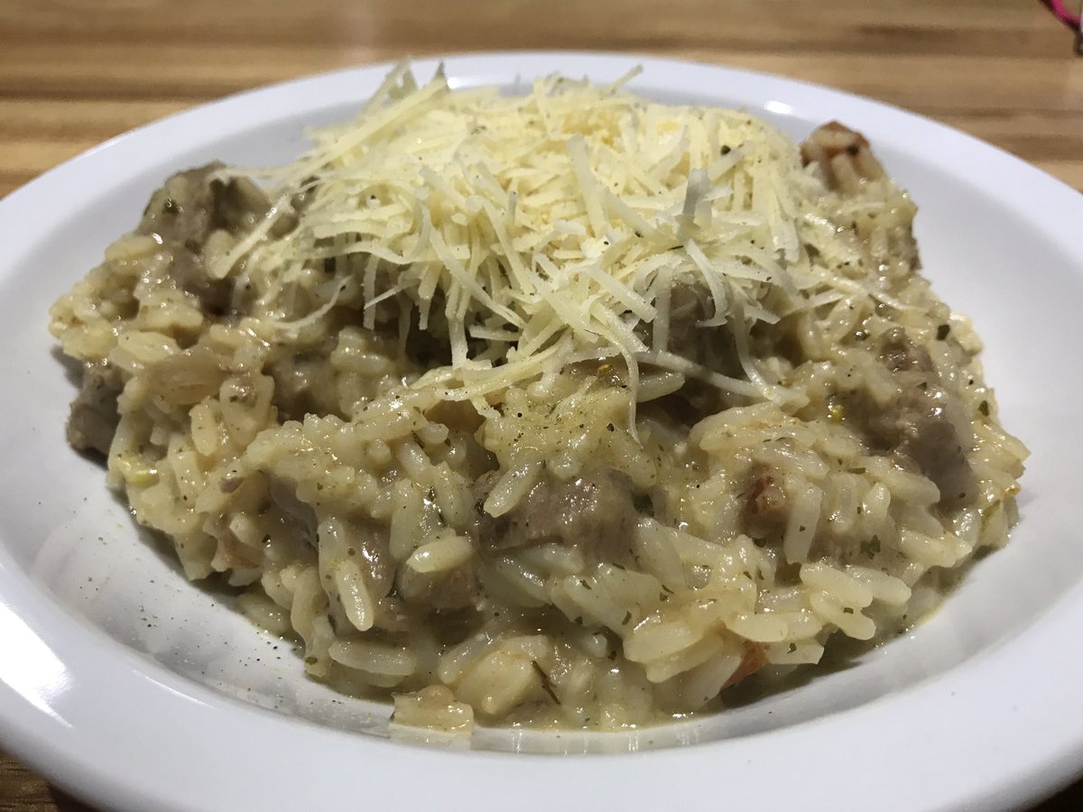 hijadevich's tweet photo. A gordearla. #GuisitoConLoQueHabía #CocinandoConGea #EngordandoConGea #ChupalaVerano https://t.co/TMpMyfIFRv