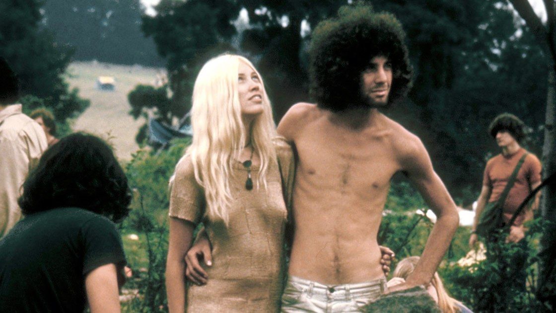 Trendcue's tweet photo. These Wildly Eccentric Fashion Trends Rocked Woodstock #woodstock #fashion #streetystyle #trendcue https://t.co/axBmiW8jq7 https://t.co/hZny7gYays