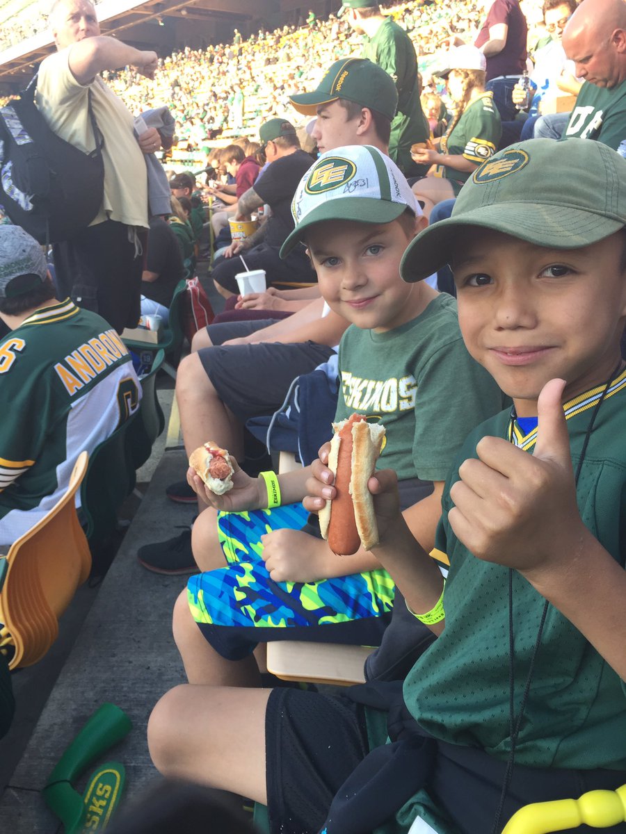 discoverwithsue's tweet photo. Go Esks Go!
#Allconnected https://t.co/RyhRJKaA24