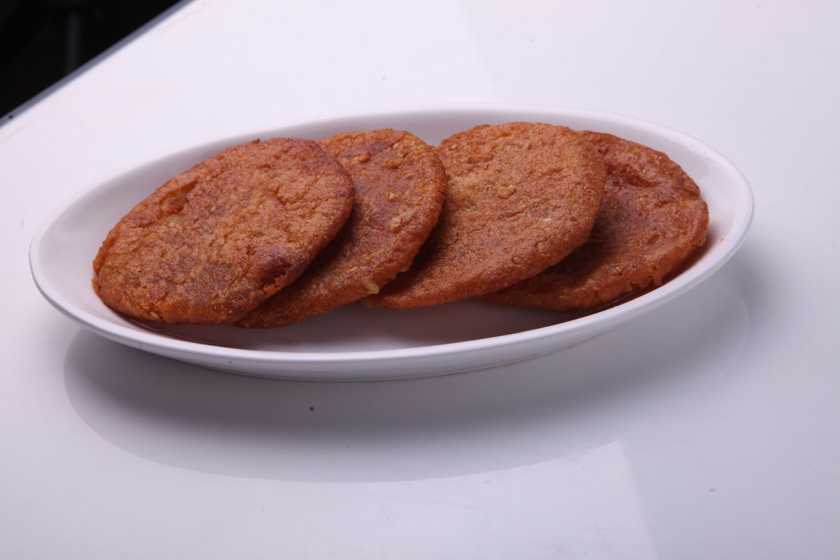 vahrehvah's tweet photo. #vahrehvah #Ariselu #SweetRecipe #Festivesweet #vahchef https://t.co/f046dKXy32