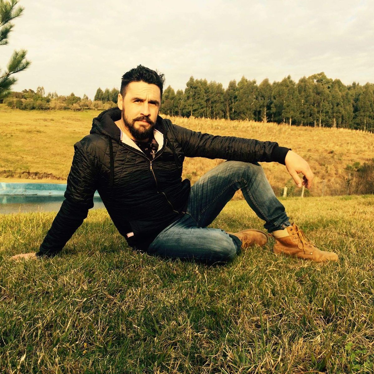 hernanbrown777's tweet photo. #NuevaFotoDePerfil https://t.co/HgUxwlgWhO