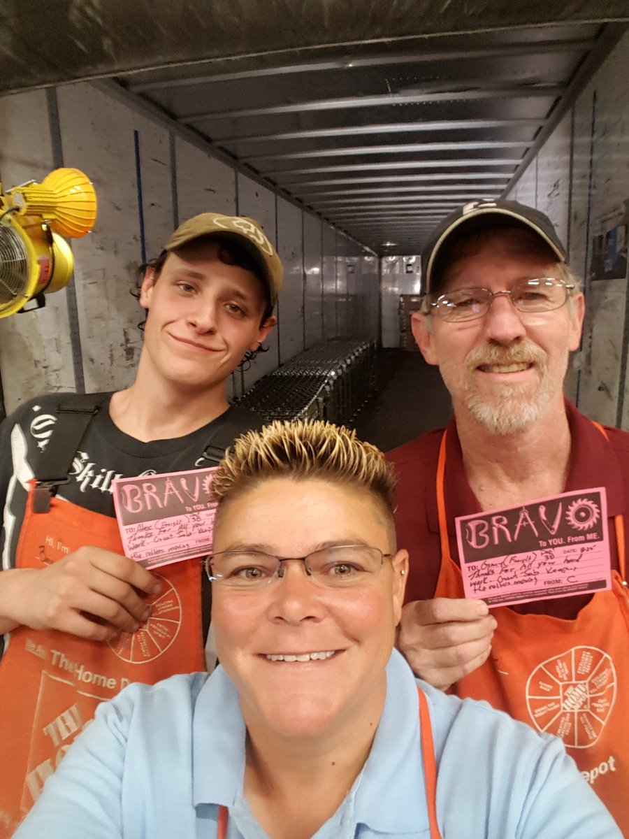 Great job Alex and Gary. Keeping the rollers full. 2,000 cartons in a 1hr and 15 min.@HomeDepot6505 <a href="/AkinsMel/">Mel Akins</a> <a href="/trh_204/">Tim Hoover</a> <a href="/Cattermo2Justin/">Justin Cattermole</a>