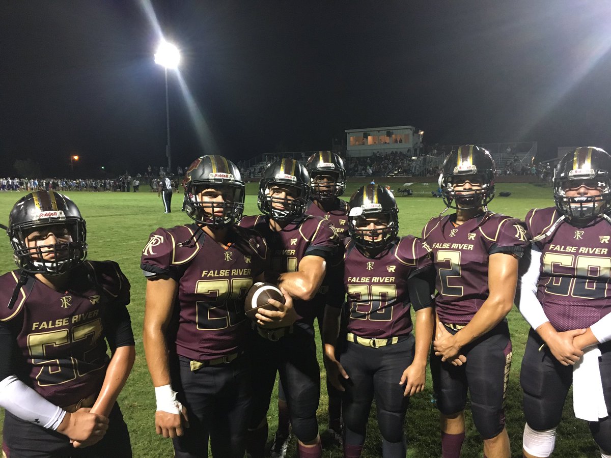 jlombarditv's tweet photo. False River with new 🔥 uniforms. Coach said jerseys were made in France. @frgators #SportslineFN @WAFB https://t.co/xsNW5ux6WG