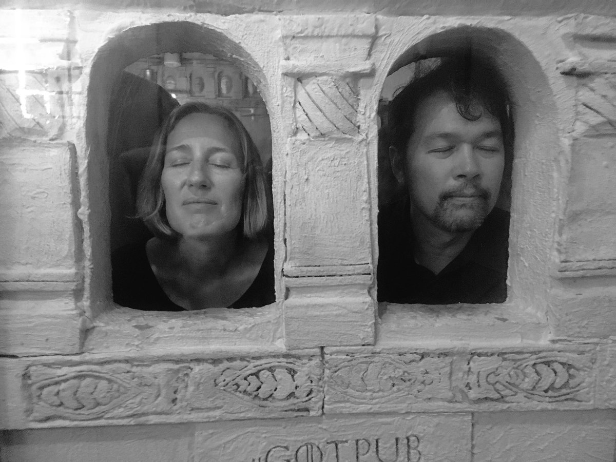 MarcusAlzona's tweet photo. #GameOfThrones Pub WashingtonDC with @CeciliaDickson Mike Omer & a dragon #GoT #IronThrone #TheNorthRemembers #HouseOfBlackAndWhite #GOTPUB https://t.co/U7GlgRTlqO