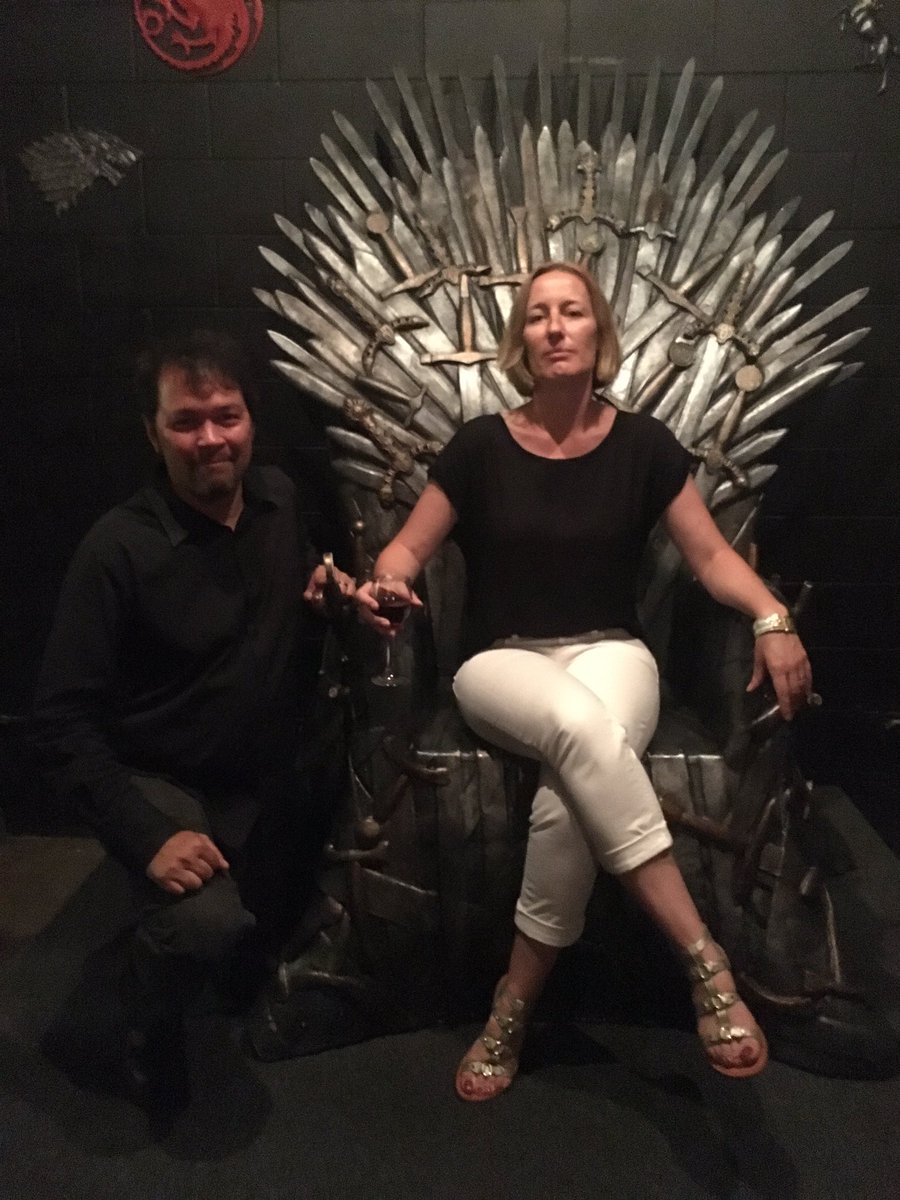 MarcusAlzona's tweet photo. #GameOfThrones Pub WashingtonDC with @CeciliaDickson Mike Omer & a dragon #GoT #IronThrone #TheNorthRemembers #HouseOfBlackAndWhite #GOTPUB https://t.co/U7GlgRTlqO