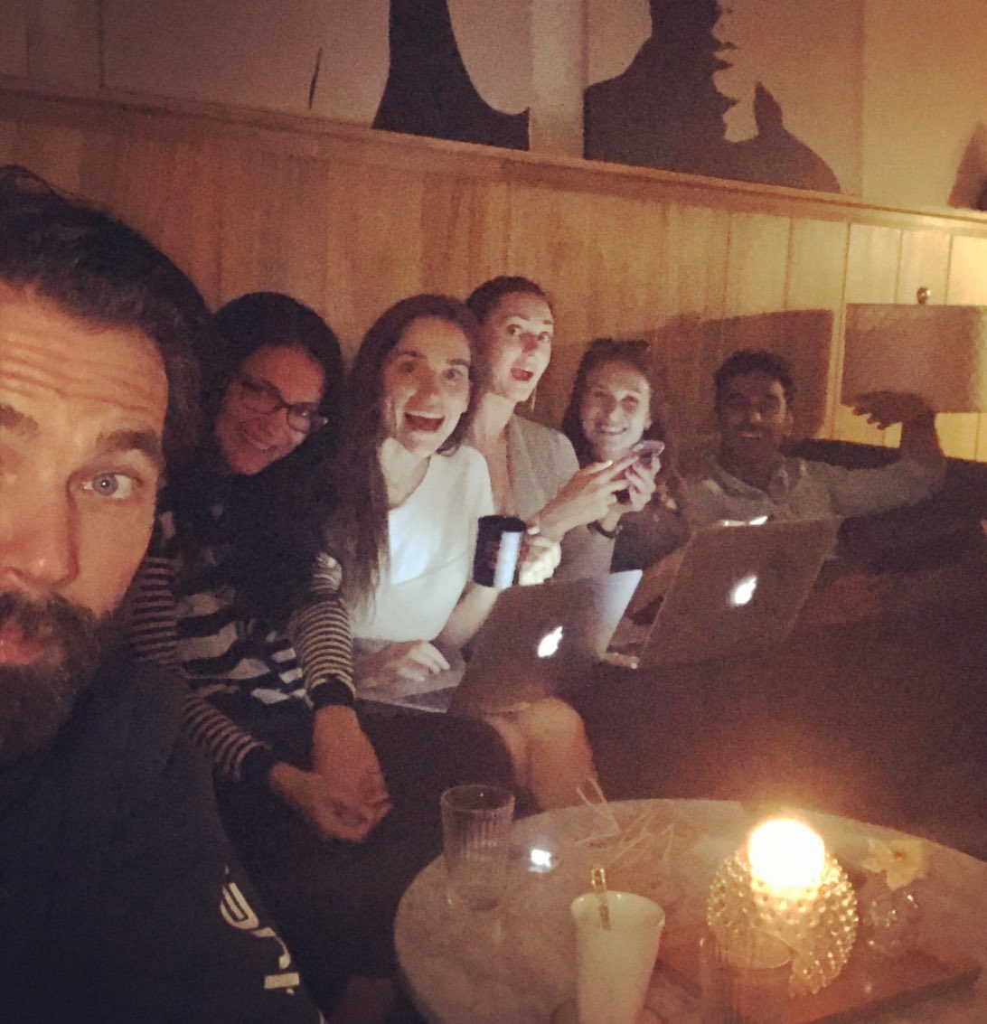 realtimrozon's tweet photo. Let's do this!!!!! SEASON FINALE!!!  @WynonnaEarp #wynonnaearp https://t.co/zysJtXH858