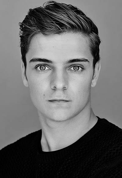 LoveGarrix18's tweet photo. black
oh my god 
😍😍😍😍
#NOWMartinGarrix #Garrix #Garrixers #Garrixfamily https://t.co/UZlvvmGnh2