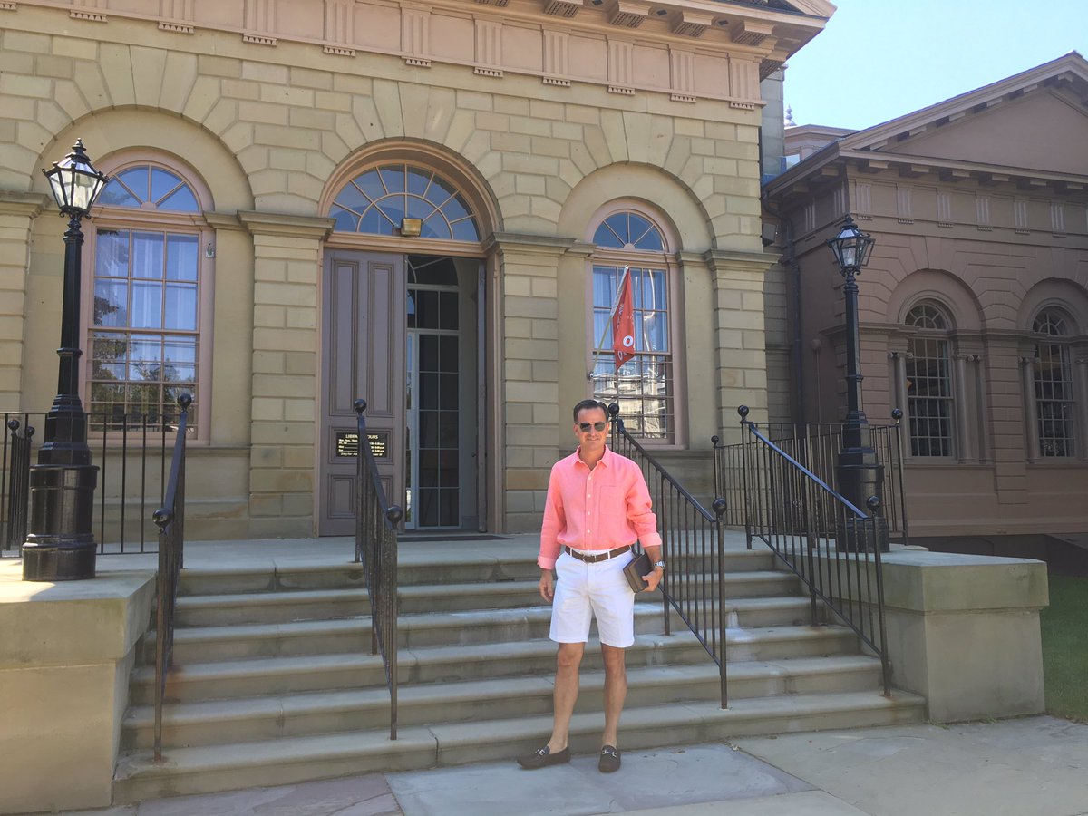 jlicata's tweet photo. All in a day. #lawntennis #castlehill #Newportlibrary #SeaviewTerrance #NewportHarbor @DscvrNewport @TennisHalloFame #Newport https://t.co/cq3s5uKPhZ